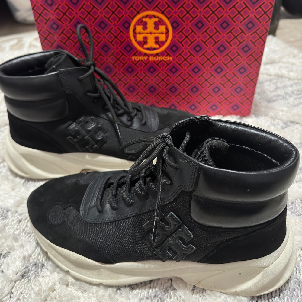 Tory Burch good luck hiker